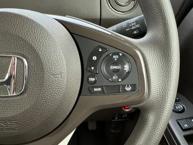 ホンダ Ｎ ＢＯＸ L 道南・函館 2023(令5)年 1.1万km プラチナホワイトパール ・ワンオーナー/・純正ナビ/・バックカメラ/・片側パワースライドドア/・純正エンジンスターター/・CMBS/・アダプティブクルーズコントロール/・先行車発進お知らせ/・路外逸脱抑制システム/・レーンキープアシスト/・オートマチックハイビーム/・パーキングセンサー/・前席シートヒーター/・LEDヘッドライト/・オートライト/・プッシュスタート/・スマートキー/・ミラーヒーター/・夏タイヤ14インチホイール積込