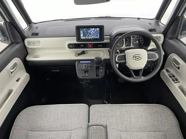 ダイハツ ムーヴ キャンバス ストライプス G 埼玉県 2024(令6)年 0.4万km シャイニングホワイトパール/スムーズグレーマイカメタリック スマートアシスト/・衝突回避支援ブレーキ/・車線逸脱抑制制御機能/・車線逸脱警報/・標識認識機能/社外ALPINEHDDナビ【VIE-X08V】/・CD/DVD/MSV/Bluetooth/フルセグ/バックカメラ/社外ALPINE後席モニター【パッケージ-M900C】/両後パワースライドドア/スマートキー/前後コーナーセンサー/オートブレーキホールド/純正LEDヘッドライト/フォグランプ/ドアバイザー/社外前後ドライブレコーダー/社外ETC/サイド＆カーテンエアバッグ