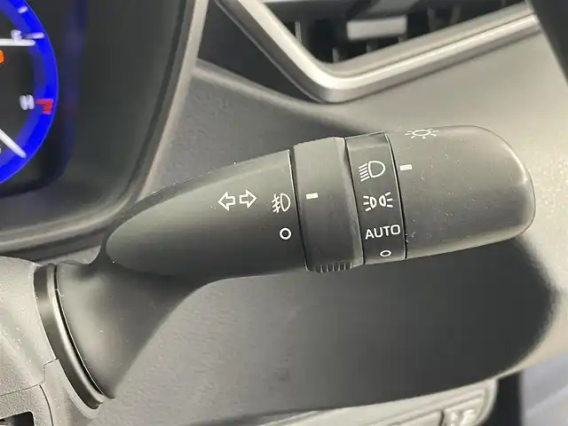 トヨタ カローラツーリング ハイブリッド ダブルバイビー 愛知県 2020(令2)年 4.7万km ブラックマイカ トヨタセーフティーセンス/・オートハイビーム/・レーダークルーズコントロール/・車線逸脱/・衝突軽減/・ブラインドスポットモニター/純正ディスプレイオーディオ/　・ナビ/　・Bluetooth/　・フルセグTV/バックカメラ/純正ドライブレコーダー/電動パーキングシステム/ステアリングリモコン/革巻きステアリング/ハーフレザーシート/ETC/純正アルミホイール/冬タイヤAWセット積み込み