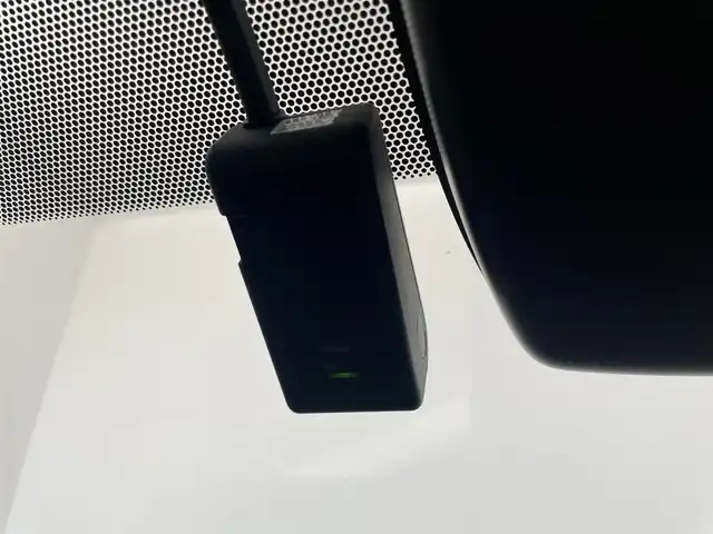 トヨタ カローラツーリング ハイブリッド ダブルバイビー 愛知県 2020(令2)年 4.7万km ブラックマイカ トヨタセーフティーセンス/・オートハイビーム/・レーダークルーズコントロール/・車線逸脱/・衝突軽減/・ブラインドスポットモニター/純正ディスプレイオーディオ/　・ナビ/　・Bluetooth/　・フルセグTV/バックカメラ/純正ドライブレコーダー/電動パーキングシステム/ステアリングリモコン/革巻きステアリング/ハーフレザーシート/ETC/純正アルミホイール/冬タイヤAWセット積み込み
