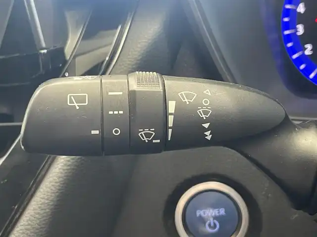 トヨタ カローラツーリング ハイブリッド ダブルバイビー 鹿児島県 2020(令2)年 4.7万km ブラックマイカ 禁煙車/トヨタセーフティセンス/　・レーントレーシングアシスト/　・レーンディバーチャーアラート/　・レーダークルーズコントロール/　・オートマチックハイビーム/ブラインドスポットモニター/純正ナビ機能付きディスプレイオーディオ/　・フルセグTV/　・USB接続/　・AppleCarPlay/　・AndroidAuto/　・MiraCast/　・AM/FM/電動パーキング/電動格納ミラー/オートライト/ETC/バックカメラ/ドライブレコーダー/ステアリングリモコン/冬用社外ホイールタイヤ積み込み