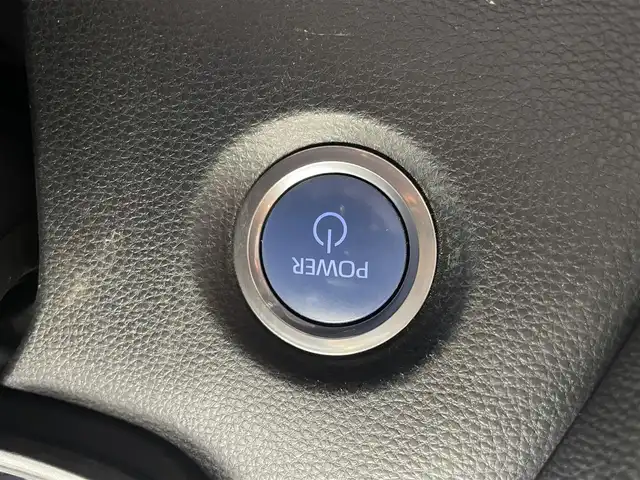 トヨタ カローラツーリング ハイブリッド ダブルバイビー 鹿児島県 2020(令2)年 4.7万km ブラックマイカ 禁煙車/トヨタセーフティセンス/　・レーントレーシングアシスト/　・レーンディバーチャーアラート/　・レーダークルーズコントロール/　・オートマチックハイビーム/ブラインドスポットモニター/純正ナビ機能付きディスプレイオーディオ/　・フルセグTV/　・USB接続/　・AppleCarPlay/　・AndroidAuto/　・MiraCast/　・AM/FM/電動パーキング/電動格納ミラー/オートライト/ETC/バックカメラ/ドライブレコーダー/ステアリングリモコン/冬用社外ホイールタイヤ積み込み