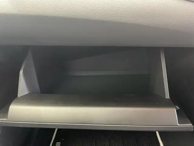 トヨタ カローラツーリング ハイブリッド ダブルバイビー 鹿児島県 2020(令2)年 4.7万km ブラックマイカ 禁煙車/トヨタセーフティセンス/　・レーントレーシングアシスト/　・レーンディバーチャーアラート/　・レーダークルーズコントロール/　・オートマチックハイビーム/ブラインドスポットモニター/純正ナビ機能付きディスプレイオーディオ/　・フルセグTV/　・USB接続/　・AppleCarPlay/　・AndroidAuto/　・MiraCast/　・AM/FM/電動パーキング/電動格納ミラー/オートライト/ETC/バックカメラ/ドライブレコーダー/ステアリングリモコン/冬用社外ホイールタイヤ積み込み