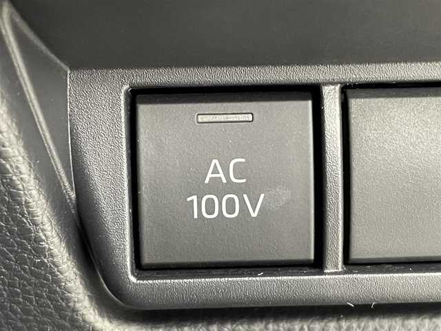 トヨタ プリウス U 群馬県 2023(令5)年 4万km プラチナホワイトパールマイカ ディスプレイオーディオ（コネクティッドナビ対応）/・8インチHDディスプレイ/・AM/FMチューナー、フルセグTV、USB入力（動画・音楽　再生/給電【Type-C】、Bluetooth(ハンズフリー/オーディオ）/・スマートフォン連携　/Apple Car Play/Andoroid Auto/Miracast/前席シートヒーター （3段階温度設定）/======/バックモニター /予防安全　Toyota Safety Sense/・プリクラッシュセーフティ/・レーントレーシングアシスト/レーンディパーチャーアラート/・レーダークルーズ（全車速追従機能付）/・オートマチックハイビーム/・ロードサインアシスト/・ドライバー異常時対応システム/・プロアクティブドライビングアシスト/・発進遅れ告知機能/ビルトインETC2.0/スマートキー /プッシュスタート/LEDヘッドライト/オートライト