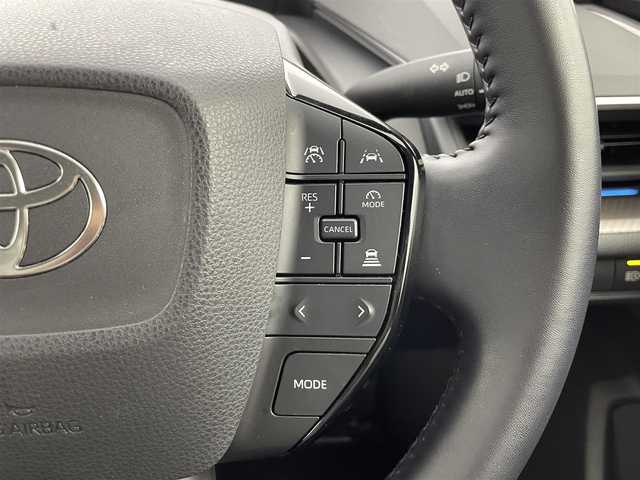 トヨタ プリウス U 群馬県 2023(令5)年 4万km プラチナホワイトパールマイカ ディスプレイオーディオ（コネクティッドナビ対応）/・8インチHDディスプレイ/・AM/FMチューナー、フルセグTV、USB入力（動画・音楽　再生/給電【Type-C】、Bluetooth(ハンズフリー/オーディオ）/・スマートフォン連携　/Apple Car Play/Andoroid Auto/Miracast/前席シートヒーター （3段階温度設定）/======/バックモニター /予防安全　Toyota Safety Sense/・プリクラッシュセーフティ/・レーントレーシングアシスト/レーンディパーチャーアラート/・レーダークルーズ（全車速追従機能付）/・オートマチックハイビーム/・ロードサインアシスト/・ドライバー異常時対応システム/・プロアクティブドライビングアシスト/・発進遅れ告知機能/ビルトインETC2.0/スマートキー /プッシュスタート/LEDヘッドライト/オートライト