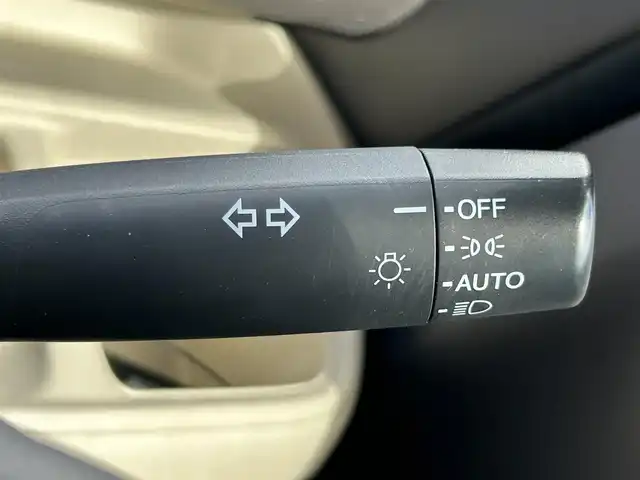 ホンダ Ｎ ＢＯＸ G L ホンダセンシング 熊本県 2019(令1)年 5万km ブリティッシュグリーンP 純正ナビ/・AM/FM/CD/DVD/BT/USB/・フルセグTV/バックカメラ/ホンダセンシング/・衝突軽減ブレーキ/・レーンキープアシスト/・先行車発進お知らせ/・標識検知機能/・オートハイビーム/・レーダークルーズコントロール/片側電動スライドドア/ドライブレコーダー/LEDヘッドライト/横滑り防止装置/ETC/前席シートヒーター/後席ロールサンシェード/電動格納ミラー/ウインカーミラー/ドアバイザー/純正フロアマット/純正アルミホイール