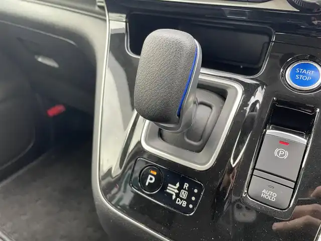 日産 セレナ e－パワー ハイウェイスター V 静岡県 2021(令3)年 8.5万km ダイヤモンドブラック 純正10インチナビ/・フルセグTV/・Bluetooth接続/・DVD再生/プロパイロット/エマージェンシーブレーキ/BSM/スマートルームミラー/アラウンドビューモニター/前後コーナーセンサー/両側パワスラ/電動パーキングブレーキ/オートブレーキホールド/LEDオートライト/オートハイビーム/ビルトインETC/ドラレコ/純正16インチアルミホイール