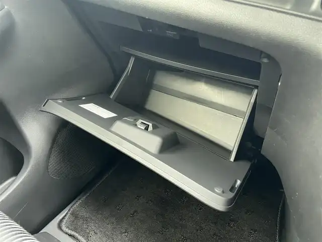 日産 セレナ e－パワー ハイウェイスター V 静岡県 2021(令3)年 8.5万km ダイヤモンドブラック 純正10インチナビ/・フルセグTV/・Bluetooth接続/・DVD再生/プロパイロット/エマージェンシーブレーキ/BSM/スマートルームミラー/アラウンドビューモニター/前後コーナーセンサー/両側パワスラ/電動パーキングブレーキ/オートブレーキホールド/LEDオートライト/オートハイビーム/ビルトインETC/ドラレコ/純正16インチアルミホイール