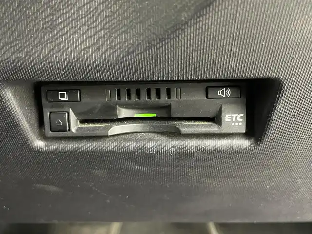 トヨタ アクア S スタイルブラック 岡山県 2016(平28)年 5.7万km ホワイトパールクリスタルシャイン 純正ナビ【NSZT-W66T】/・FM/AM/フルセグ/Bluetooth/CD/DVD/バックカメラ/ビルトインETC/トヨタセーフティセンス/・プリクラッシュセーフティ/・レーンキープアシスト/・オートマチックハイビーム/LEDヘッドライト/・フォグライト/純正フロアマット/社外アルミ/スマートキー/・プッシュスタート