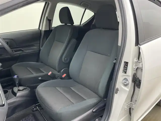 トヨタ アクア S スタイルブラック 岡山県 2016(平28)年 5.7万km ホワイトパールクリスタルシャイン 純正ナビ【NSZT-W66T】/・FM/AM/フルセグ/Bluetooth/CD/DVD/バックカメラ/ビルトインETC/トヨタセーフティセンス/・プリクラッシュセーフティ/・レーンキープアシスト/・オートマチックハイビーム/LEDヘッドライト/・フォグライト/純正フロアマット/社外アルミ/スマートキー/・プッシュスタート