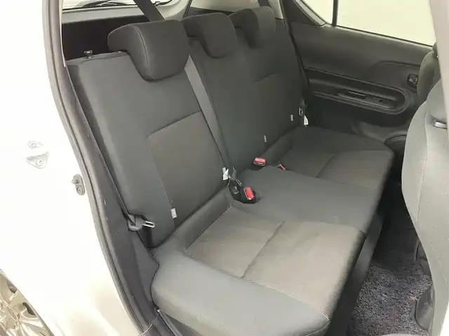 トヨタ アクア S スタイルブラック 岡山県 2016(平28)年 5.7万km ホワイトパールクリスタルシャイン 純正ナビ【NSZT-W66T】/・FM/AM/フルセグ/Bluetooth/CD/DVD/バックカメラ/ビルトインETC/トヨタセーフティセンス/・プリクラッシュセーフティ/・レーンキープアシスト/・オートマチックハイビーム/LEDヘッドライト/・フォグライト/純正フロアマット/社外アルミ/スマートキー/・プッシュスタート