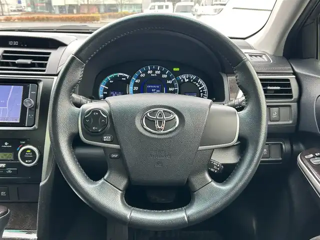 トヨタ カムリ ハイブリット Gパッケージ 福島県 2013(平25)年 7.3万km ホワイトパールクリスタルシャイン 純正ナビゲーション/【CD/DVD/SD/Bluetooth/TV】/バックカメラ/ビルトインETC/クルーズコントロール/運転席電動シート/HIDオートライト/純正フロアマット/純正ドアバイザー