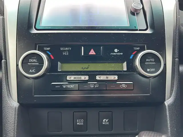 トヨタ カムリ ハイブリット Gパッケージ 福島県 2013(平25)年 7.3万km ホワイトパールクリスタルシャイン 純正ナビゲーション/【CD/DVD/SD/Bluetooth/TV】/バックカメラ/ビルトインETC/クルーズコントロール/運転席電動シート/HIDオートライト/純正フロアマット/純正ドアバイザー