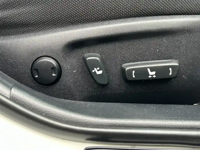 トヨタ カムリ ハイブリット Gパッケージ 福島県 2013(平25)年 7.3万km ホワイトパールクリスタルシャイン 純正ナビゲーション/【CD/DVD/SD/Bluetooth/TV】/バックカメラ/ビルトインETC/クルーズコントロール/運転席電動シート/HIDオートライト/純正フロアマット/純正ドアバイザー