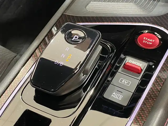 日産 オーラ ニスモ 岐阜県 2023(令5)年 1.6万km ピュアホワイトパール / スーパーブラック 2トーン ブラインドスポットモニター/置くだけ充電/純正SDナビ/-BT/USB/HDMI/プロパイロット/全周囲カメラ/リアフォグライト/電動パーキングブレーキ/ブレーキホールド/ドライブレコーダー/前後コーナーセンサー/オートマチックハイビーム/LEDヘッドライト/ステアリングスイッチ/ハーフレザーシート/ETC2.0/取扱説明書/保証書/スペアキー