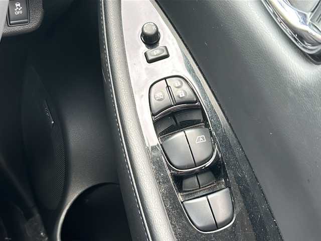 日産 リーフ G サンクスエディション 鹿児島県 2017(平29)年 1.8万km ブリリアントホワイトパール ワンオーナー/ワンセグテレビ/バックカメラ/プッシュスタート/オートライト/LEDヘッドライト/シートヒーター/車線逸脱防止システム/横滑り防止装置/アラウンドビューモニター/ドアバイザー