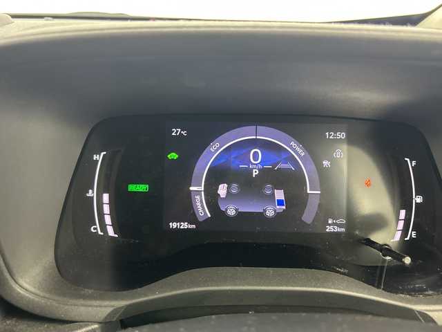 トヨタ シエンタ ハイブリッド Z 愛知県 2023(令5)年 2万km ホワイトパールクリスタルシャイン 禁煙車/ワンオーナー/純正10.5インチナビ/（CD/DVD/Bluetooth/フルセグTV)/全方位カメラ/フリップダウンモニター/AC100V電源/トヨタセーフティセンス/・衝突軽減ブレーキ/・レーンキープアシスト/・レーダークルーズコントロール/・ブラインドスポットモニター/・オートマチックハイビーム/・クリアランスソナー/ETC/前方ナビ一体ドラレコ/両側パワースライドドア/LEDヘッドライト/スマートキー/スペアキー有