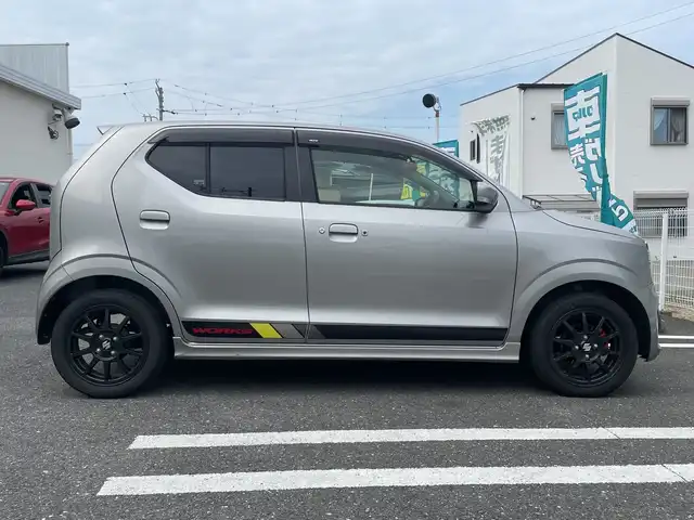 スズキ アルト ワークス 三重県 2018(平30)年 5.6万km スチールシルバーM 登録時55667km/禁煙車/ALPINE7インチディスプレイオーディオ/(Bluetooth・AM/FM・USB・HDMI)/RECAROシート/バックカメラ/ステアリングスイッチ/サブウーハー/電動格納ミラー/革巻きステアリング/スマートキー/プッシュスタート/スペアキー/純正フロアマット/LEDヘッドライト/フォグランプ