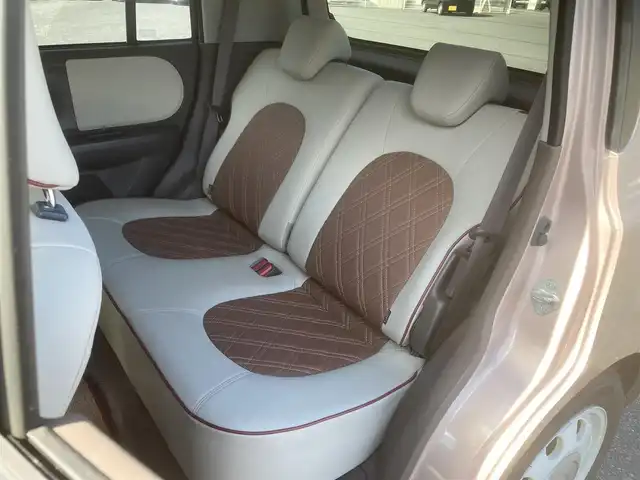 スズキ ラパン ショコラ X 埼玉県 2013(平25)年 9.4万km シャンパンピンクPM (株)IDOMが運営する【じしゃロン鳩ヶ谷店】の自社ローン専用車両になりますこちらは現金またはオートローンご利用時の価格です。自社ローンご希望の方は別途その旨お申付け下さい/登録時93242km/アイドリングストップ/プッシュスタート/CD再生機能付/AM/FM/AUX/ETC/オートライト/純正HIDヘッドライト/革巻きステアリング/革巻きシフトノブ/スマートキー/ダブルエアバッグ/盗難防止装置/デジタルインナーミラー/前方ドライブレコーダー/ベンチシート/ドアバイザー