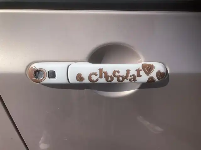 スズキ ラパン ショコラ X 埼玉県 2013(平25)年 9.4万km シャンパンピンクPM (株)IDOMが運営する【じしゃロン鳩ヶ谷店】の自社ローン専用車両になりますこちらは現金またはオートローンご利用時の価格です。自社ローンご希望の方は別途その旨お申付け下さい/登録時93242km/アイドリングストップ/プッシュスタート/CD再生機能付/AM/FM/AUX/ETC/オートライト/純正HIDヘッドライト/革巻きステアリング/革巻きシフトノブ/スマートキー/ダブルエアバッグ/盗難防止装置/デジタルインナーミラー/前方ドライブレコーダー/ベンチシート/ドアバイザー