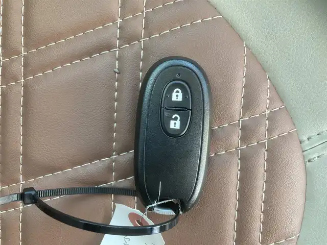 スズキ ラパン ショコラ X 埼玉県 2013(平25)年 9.4万km シャンパンピンクPM (株)IDOMが運営する【じしゃロン鳩ヶ谷店】の自社ローン専用車両になりますこちらは現金またはオートローンご利用時の価格です。自社ローンご希望の方は別途その旨お申付け下さい/登録時93242km/アイドリングストップ/プッシュスタート/CD再生機能付/AM/FM/AUX/ETC/オートライト/純正HIDヘッドライト/革巻きステアリング/革巻きシフトノブ/スマートキー/ダブルエアバッグ/盗難防止装置/デジタルインナーミラー/前方ドライブレコーダー/ベンチシート/ドアバイザー