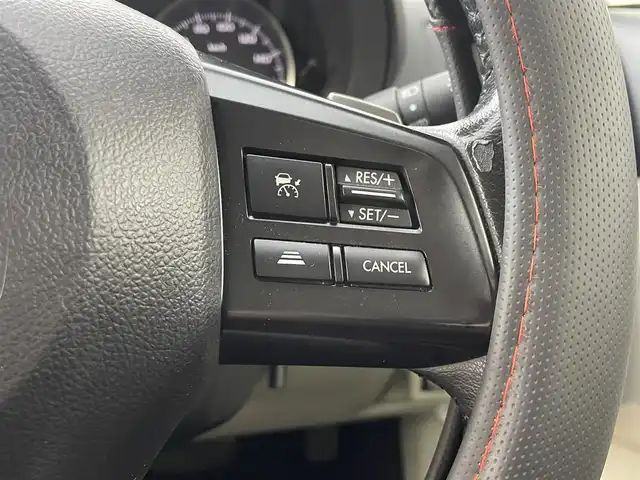 スバル インプレッサ スポーツ 2．0i アイサイト アイボリー 道央・札幌 2013(平25)年 4.3万km ディープチェリーパール ・４ＷＤ/・アイサイト/・社外ナビ/・バックカメラ/・Ｂｌｕｅｔｏｏｔｈ／ＣＤ／ＤＶＤ/・純正ドライブレコーダー/・アイドリングストップ/・アダプティブクルーズコントロール/・レーンキープアシスト/・オートマチックハイビーム/・オートエアコン/・ＥＴＣ/・プッシュスタート/・横滑り防止/・パワーステアリング/・パワーウィンドウ/・パワーシート/・HIDヘッドライト/・社外フロアマット/・純正アルミホイール