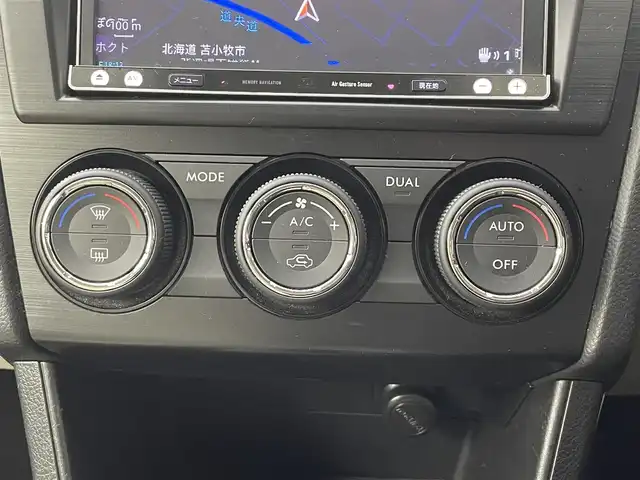 スバル インプレッサ スポーツ 2．0i アイサイト アイボリー 道央・札幌 2013(平25)年 4.3万km ディープチェリーパール ・４ＷＤ/・アイサイト/・社外ナビ/・バックカメラ/・Ｂｌｕｅｔｏｏｔｈ／ＣＤ／ＤＶＤ/・純正ドライブレコーダー/・アイドリングストップ/・アダプティブクルーズコントロール/・レーンキープアシスト/・オートマチックハイビーム/・オートエアコン/・ＥＴＣ/・プッシュスタート/・横滑り防止/・パワーステアリング/・パワーウィンドウ/・パワーシート/・HIDヘッドライト/・社外フロアマット/・純正アルミホイール