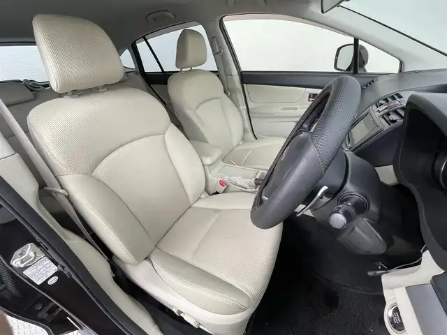 スバル インプレッサ スポーツ 2．0i アイサイト アイボリー 道央・札幌 2013(平25)年 4.3万km ディープチェリーパール ・４ＷＤ/・アイサイト/・社外ナビ/・バックカメラ/・Ｂｌｕｅｔｏｏｔｈ／ＣＤ／ＤＶＤ/・純正ドライブレコーダー/・アイドリングストップ/・アダプティブクルーズコントロール/・レーンキープアシスト/・オートマチックハイビーム/・オートエアコン/・ＥＴＣ/・プッシュスタート/・横滑り防止/・パワーステアリング/・パワーウィンドウ/・パワーシート/・HIDヘッドライト/・社外フロアマット/・純正アルミホイール