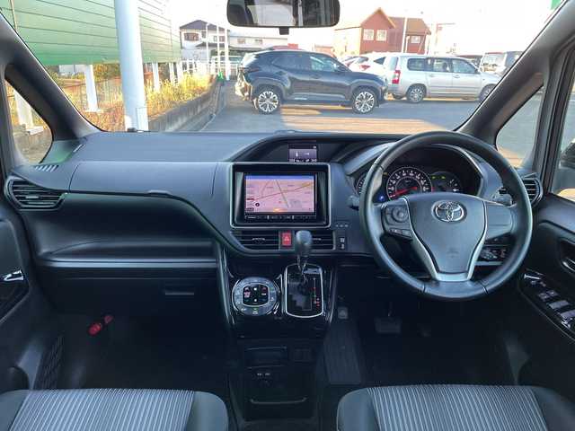 トヨタ ヴォクシー ZS 茨城県 2021(令3)年 2.9万km ボルドーマイカメタリック トヨタセーフティーセンス/フリップダウンモニター/社外ナビ/フルセグTV/Bluetooth/バックカメラ/両側パワースライドドア/クルーズコントロール/横滑り防止装置/衝突軽減システム/パーキングアシスト/アイドリングストップ/レーンキープ/オートライト/オートマチックハイビーム/LEDヘッドライト/コーナーセンサー