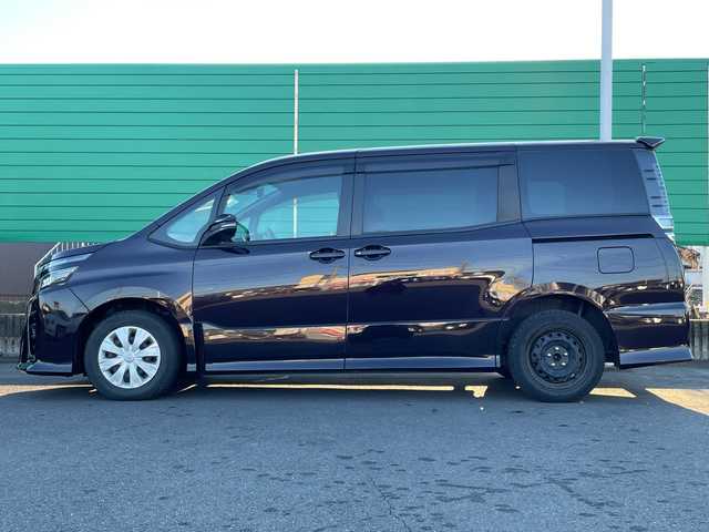 トヨタ ヴォクシー ZS 茨城県 2021(令3)年 2.9万km ボルドーマイカメタリック トヨタセーフティーセンス/フリップダウンモニター/社外ナビ/フルセグTV/Bluetooth/バックカメラ/両側パワースライドドア/クルーズコントロール/横滑り防止装置/衝突軽減システム/パーキングアシスト/アイドリングストップ/レーンキープ/オートライト/オートマチックハイビーム/LEDヘッドライト/コーナーセンサー