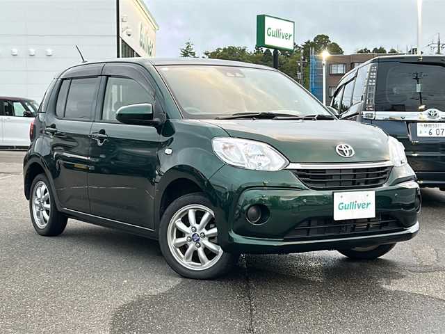 トヨタ パッソ X Lパッケージ S 石川県 2020(令2)年 1.7万km ダークエメラルドマイカ 4WD/スマートアシスト/・衝突警報機能/・被害軽減ブレーキアシスト/・緊急ブレーキ/・事前ブレーキ/・車線逸脱警報機能/・ペダル踏み間違い急発進抑制装置/社外メモリナビゲーション/【CD・DVD・Bluetooth・フルセグTV】/型番：CN-R300D/レーダー探知機（GPS搭載タイプ）/D席シートヒーター/プッシュスタート/・スマートキー/アイドリングストップ/横滑り防止/オートライト/取扱説明書