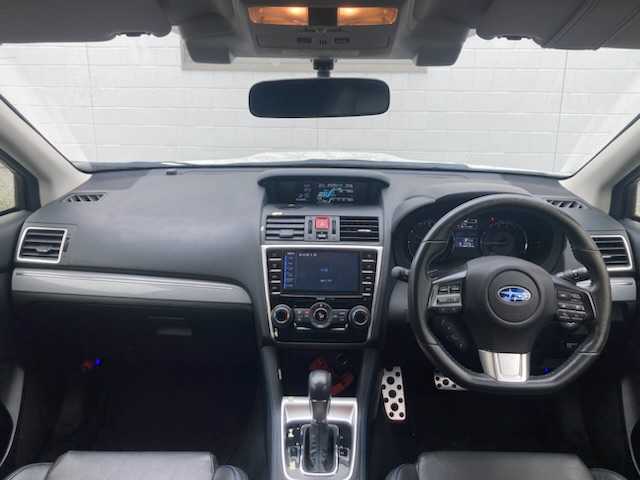 スバル レヴォーグ 2．0GT－S アイサイト 三重県 2014(平26)年 12万km クリスタルホワイトP (株)IDOMが運営する【じしゃロン四日市店】の自社ローン専用車両になります。こちらは現金またはオートローンご利用時の価格です。自社ローンご希望の方は別途その旨お申付け下さい/純正SDナビ（CD/DVD/BT/AM/FM）/バックカメラ/レールキープアシスト/衝突軽減システム/ターボ/４WD/パドルシフト/シートヒーター/パワーシート/合皮シート/エンジンスタートボタン/スマートキー