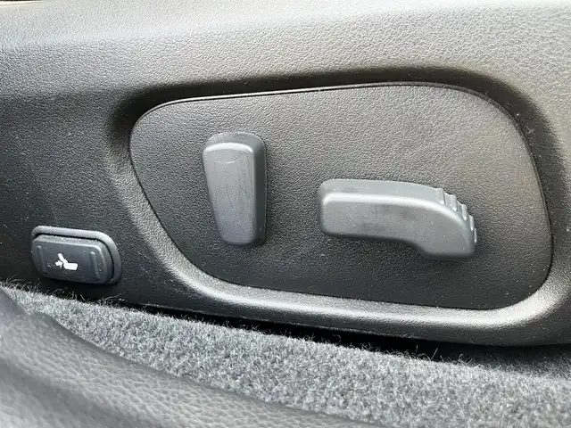 スバル レヴォーグ 1．6GT－S アイサイト 栃木県 2014(平26)年 11.3万km クリスタルブラックシリカ (株)IDOMが運営する【じしゃロン宇都宮店】の自社ローン対象車両になります。こちらは現金ご利用時の価格です。自社ローンご希望の方は別途その旨お申付け下さい。/ＥｙｅＳｉｇｈｔ/　・プリクラッシュブレーキ/　・全車速追従機能付クルーズコントロール/　・車線逸脱警報/　・車線逸脱警報/　・ヒルスタートアシスト/純正ナビ（CN-LR700D）/　CD/DVD/Bluetooth/バックカメラ/ビルトインETC/ステアリングスイッチ/革巻きステアリング/純正18インチアルミホイール/LEDヘッドライト/フォグランプ/パワーシート/電格ウィンカーミラー/アイドリングストップ/パドルシフト/ドアバイザー