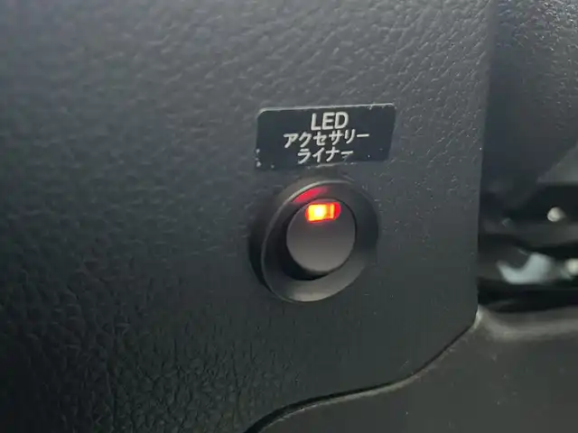 スバル レヴォーグ 1．6GT－S アイサイト 栃木県 2014(平26)年 11.3万km クリスタルブラックシリカ (株)IDOMが運営する【じしゃロン宇都宮店】の自社ローン対象車両になります。こちらは現金ご利用時の価格です。自社ローンご希望の方は別途その旨お申付け下さい。/ＥｙｅＳｉｇｈｔ/　・プリクラッシュブレーキ/　・全車速追従機能付クルーズコントロール/　・車線逸脱警報/　・車線逸脱警報/　・ヒルスタートアシスト/純正ナビ（CN-LR700D）/　CD/DVD/Bluetooth/バックカメラ/ビルトインETC/ステアリングスイッチ/革巻きステアリング/純正18インチアルミホイール/LEDヘッドライト/フォグランプ/パワーシート/電格ウィンカーミラー/アイドリングストップ/パドルシフト/ドアバイザー