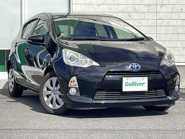 トヨタ アクア S 岩手県 2014(平26)年 7.1万km ブラックマイカ 純正SDナビ/AM/FM/CD/DVD/Bluetooth/フルセグTV/バックカメラ/ETC/衝突被害軽減ブレーキ/横滑り防止装置/オートライト/オートハイビーム/LEDヘッドライト/スマートキー/プッシュスタート/電動格納ミラー/純正フロアマット/純正ドアバイザー/保証書