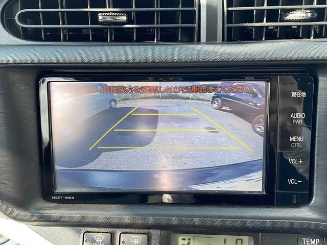 トヨタ アクア S 岩手県 2014(平26)年 7.1万km ブラックマイカ 純正SDナビ/AM/FM/CD/DVD/Bluetooth/フルセグTV/バックカメラ/ETC/衝突被害軽減ブレーキ/横滑り防止装置/オートライト/オートハイビーム/LEDヘッドライト/スマートキー/プッシュスタート/電動格納ミラー/純正フロアマット/純正ドアバイザー/保証書