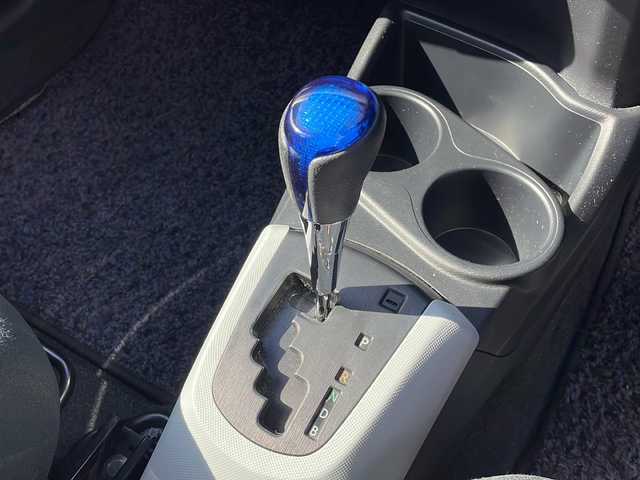 トヨタ アクア S 岩手県 2014(平26)年 7.1万km ブラックマイカ 純正SDナビ/AM/FM/CD/DVD/Bluetooth/フルセグTV/バックカメラ/ETC/衝突被害軽減ブレーキ/横滑り防止装置/オートライト/オートハイビーム/LEDヘッドライト/スマートキー/プッシュスタート/電動格納ミラー/純正フロアマット/純正ドアバイザー/保証書