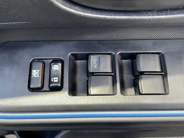 トヨタ アクア S 岩手県 2014(平26)年 7.1万km ブラックマイカ 純正SDナビ/AM/FM/CD/DVD/Bluetooth/フルセグTV/バックカメラ/ETC/衝突被害軽減ブレーキ/横滑り防止装置/オートライト/オートハイビーム/LEDヘッドライト/スマートキー/プッシュスタート/電動格納ミラー/純正フロアマット/純正ドアバイザー/保証書