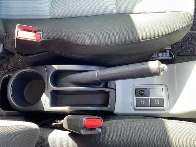 トヨタ アクア S 岩手県 2014(平26)年 7.1万km ブラックマイカ 純正SDナビ/AM/FM/CD/DVD/Bluetooth/フルセグTV/バックカメラ/ETC/衝突被害軽減ブレーキ/横滑り防止装置/オートライト/オートハイビーム/LEDヘッドライト/スマートキー/プッシュスタート/電動格納ミラー/純正フロアマット/純正ドアバイザー/保証書