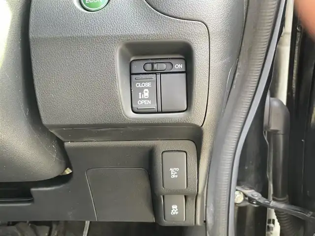 ホンダ Ｎ ＢＯＸ カスタム G Lパッケージ 福岡県 2015(平27)年 9.6万km スマートブラック (株)IDOMが運営する【じしゃロン八幡西店】の自社ローン専用車両になります。こちらは現金またはオートローンご利用時の価格です。自社ローンご希望の方は別途その旨お申付け下さい/スマートキー/純正ナビ/フルセグ/Bluetooth/バックカメラ/オートライト/HIDヘッドライト