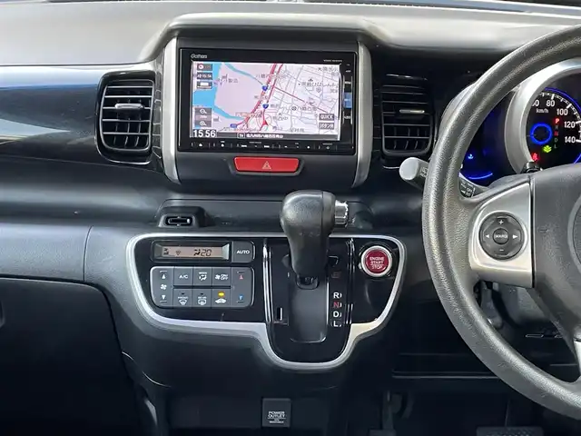 ホンダ Ｎ ＢＯＸ カスタム G Lパッケージ 福岡県 2015(平27)年 9.6万km スマートブラック (株)IDOMが運営する【じしゃロン八幡西店】の自社ローン専用車両になります。こちらは現金またはオートローンご利用時の価格です。自社ローンご希望の方は別途その旨お申付け下さい/スマートキー/純正ナビ/フルセグ/Bluetooth/バックカメラ/オートライト/HIDヘッドライト