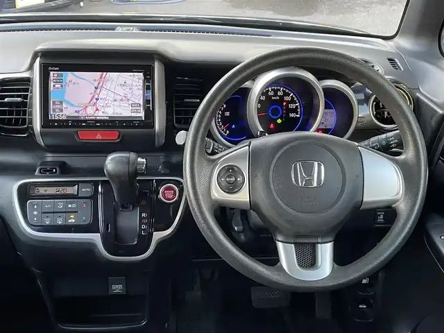 ホンダ Ｎ ＢＯＸ カスタム G Lパッケージ 福岡県 2015(平27)年 9.6万km スマートブラック (株)IDOMが運営する【じしゃロン八幡西店】の自社ローン専用車両になります。こちらは現金またはオートローンご利用時の価格です。自社ローンご希望の方は別途その旨お申付け下さい/スマートキー/純正ナビ/フルセグ/Bluetooth/バックカメラ/オートライト/HIDヘッドライト