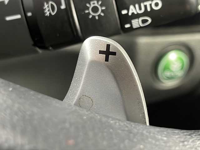 ホンダ シャトル ハイブリッド X 広島県 2017(平29)年 5.3万km ルナシルバーM 純正ナビ（Bluetooth/フルセグTV）/バックカメラ/クルーズコントロール/ステアリングスイッチ/パドルシフト/LEDヘッドランプ/純正15インチAW/スマートキー/ETC/ドライブレコーダー