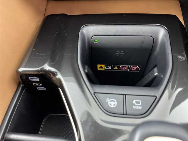 トヨタ クラウン スポーツ Z 岐阜県 2024(令6)年 2万km グレー ４WD/パノラマルーフ/純正12.3インチディスプレイオーディオ/（FM/AM/フルセグ/Bluetooth/AppleCarPlay）/全方位カメラ/デジタルインナーミラー/前席シートヒーター/エアシート/メモリ付きパワーシート/ナビ連動ドライブレコーダー/ワイヤレス充電/レーダークルーズコントロール/カラーヘッドアップディスプレイ/100V/1500W/ビルトインETC２．０/スマートキー/スペアキー