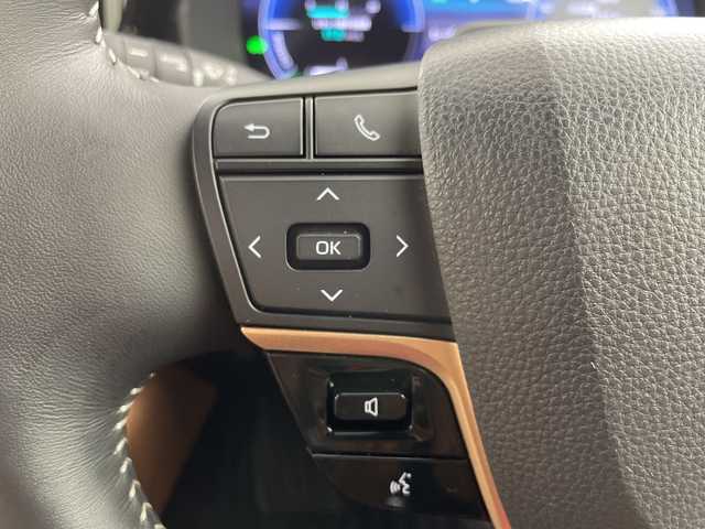 トヨタ クラウン スポーツ Z 岐阜県 2024(令6)年 2万km グレー ４WD/パノラマルーフ/純正12.3インチディスプレイオーディオ/（FM/AM/フルセグ/Bluetooth/AppleCarPlay）/全方位カメラ/デジタルインナーミラー/前席シートヒーター/エアシート/メモリ付きパワーシート/ナビ連動ドライブレコーダー/ワイヤレス充電/レーダークルーズコントロール/カラーヘッドアップディスプレイ/100V/1500W/ビルトインETC２．０/スマートキー/スペアキー