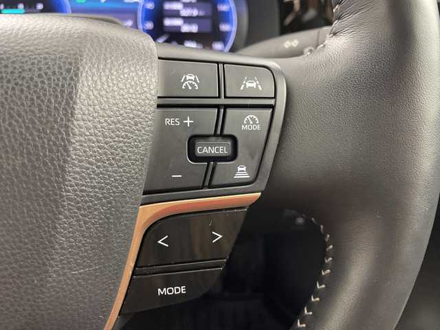 トヨタ クラウン スポーツ Z 岐阜県 2024(令6)年 2万km グレー ４WD/パノラマルーフ/純正12.3インチディスプレイオーディオ/（FM/AM/フルセグ/Bluetooth/AppleCarPlay）/全方位カメラ/デジタルインナーミラー/前席シートヒーター/エアシート/メモリ付きパワーシート/ナビ連動ドライブレコーダー/ワイヤレス充電/レーダークルーズコントロール/カラーヘッドアップディスプレイ/100V/1500W/ビルトインETC２．０/スマートキー/スペアキー