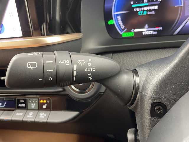 トヨタ クラウン スポーツ Z 岐阜県 2024(令6)年 2万km グレー ４WD/パノラマルーフ/純正12.3インチディスプレイオーディオ/（FM/AM/フルセグ/Bluetooth/AppleCarPlay）/全方位カメラ/デジタルインナーミラー/前席シートヒーター/エアシート/メモリ付きパワーシート/ナビ連動ドライブレコーダー/ワイヤレス充電/レーダークルーズコントロール/カラーヘッドアップディスプレイ/100V/1500W/ビルトインETC２．０/スマートキー/スペアキー