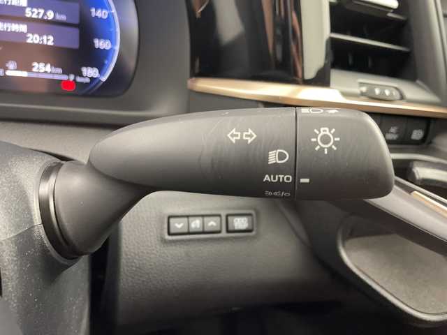 トヨタ クラウン スポーツ Z 岐阜県 2024(令6)年 2万km グレー ４WD/パノラマルーフ/純正12.3インチディスプレイオーディオ/（FM/AM/フルセグ/Bluetooth/AppleCarPlay）/全方位カメラ/デジタルインナーミラー/前席シートヒーター/エアシート/メモリ付きパワーシート/ナビ連動ドライブレコーダー/ワイヤレス充電/レーダークルーズコントロール/カラーヘッドアップディスプレイ/100V/1500W/ビルトインETC２．０/スマートキー/スペアキー