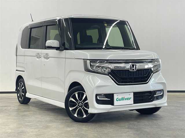 ホンダ Ｎ ＢＯＸ カスタム G L ホンダセンシング 長崎県 2018(平30)年 1.2万km プラチナホワイトパール 純正7インチナビ　（VXM-184VFi）/・フルセグTV　CD/DVD/SD/Bluetooth/ホンダセンシング/・衝突軽減ブレーキ/・誤発進抑制機能/・路外逸脱抑制機能/・アダプティブクルーズコントロール/・オートハイビーム/ワンオーナー/バックカメラ/プッシュスタート/片側パワースライドドア/ETC/ドライブレコーダー/ステアリングスイッチ/アイドリングストップ/スマートキー×2/純正フロアマット/純正14インチAW/取扱説明書/保証書