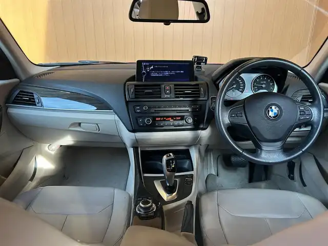 ＢＭＷ １１６ｉ 愛知県 2012(平24)年 7.6万km 赤Ｍ 純正ナビ/Bluetooth/CD/DVD/AUX/白革シート/シートヒーター/パワーシート/ETC/HIDヘッドライト/純正フロアマット/純正16インチアルミホイール/保証書/取扱説明書/スマートキー/スペアキー×1
